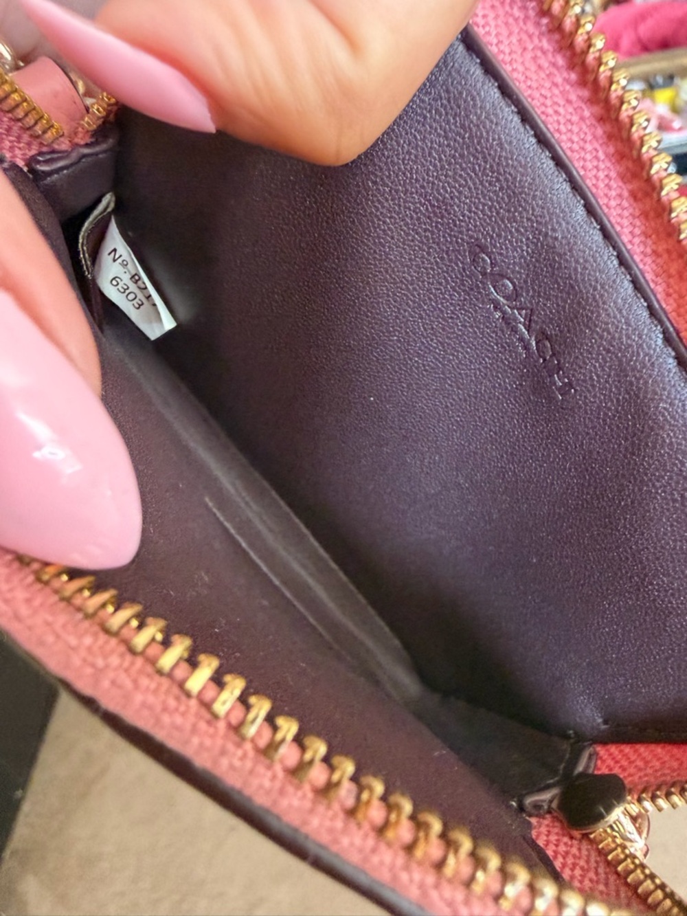 Coach Pink Pebbled Leather Card Holder Wallet Wristlet gold Chain Id 🪪 holder - Picture 3 of 17